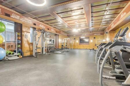 Cozysuites - 2Br With Direct Skybridge Access #1 Індіанаполіс Екстер'єр фото